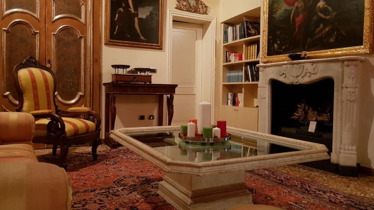 Gran Suite Piazza Maggiore - T&T Communications — Foto 1